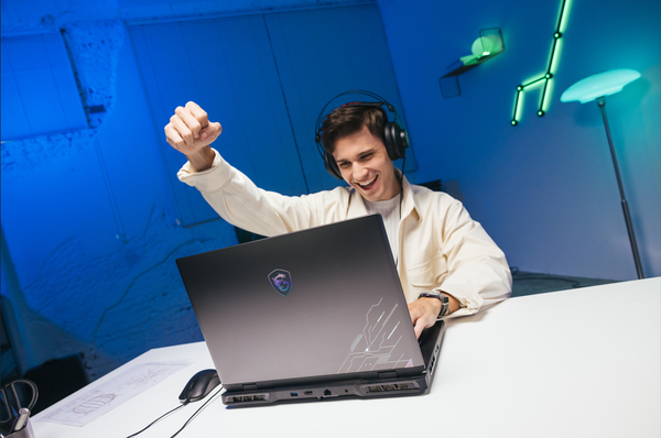 MSI laptops are on sale during the summer sale and will receive a free gift worth NT$398 with every order.