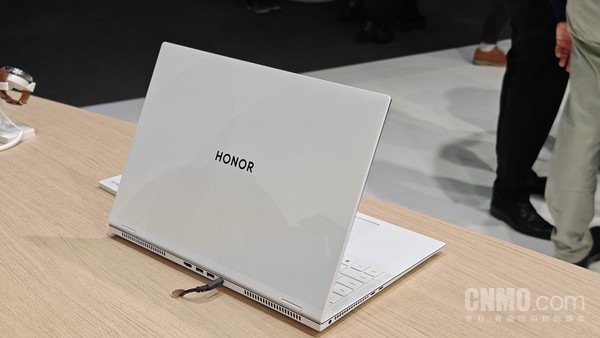 Honor MagicBook Pro 16 officially launched a new era of AI PC